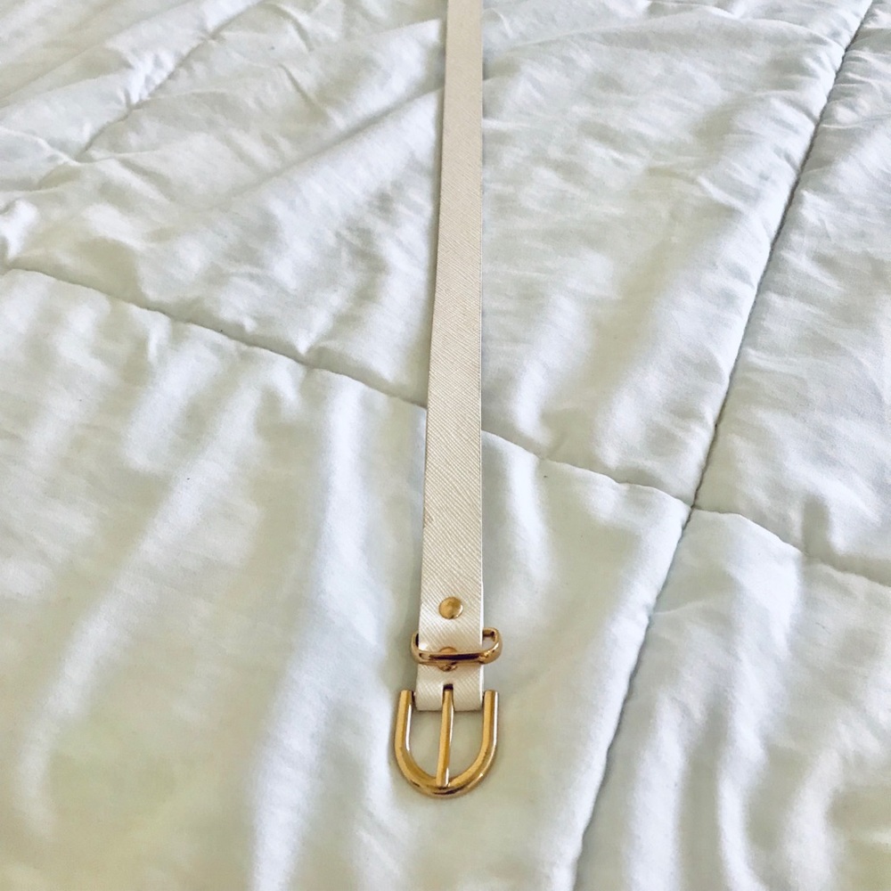 SM WHITE BELT WITH GOLD BUCKLE